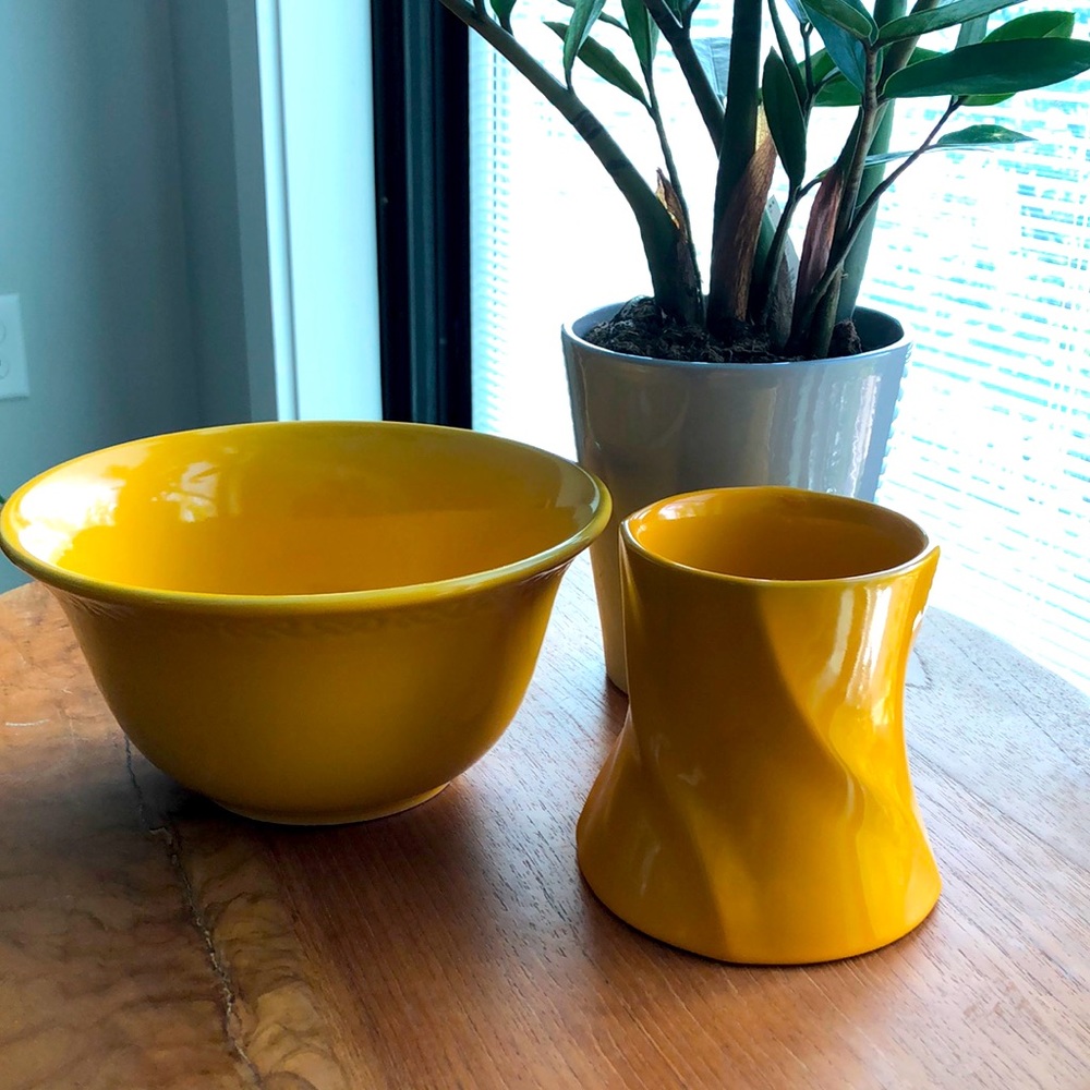 Vase and bowl. Yellow gold color Bowl, vase. Sturdy. Great condition serve ware.